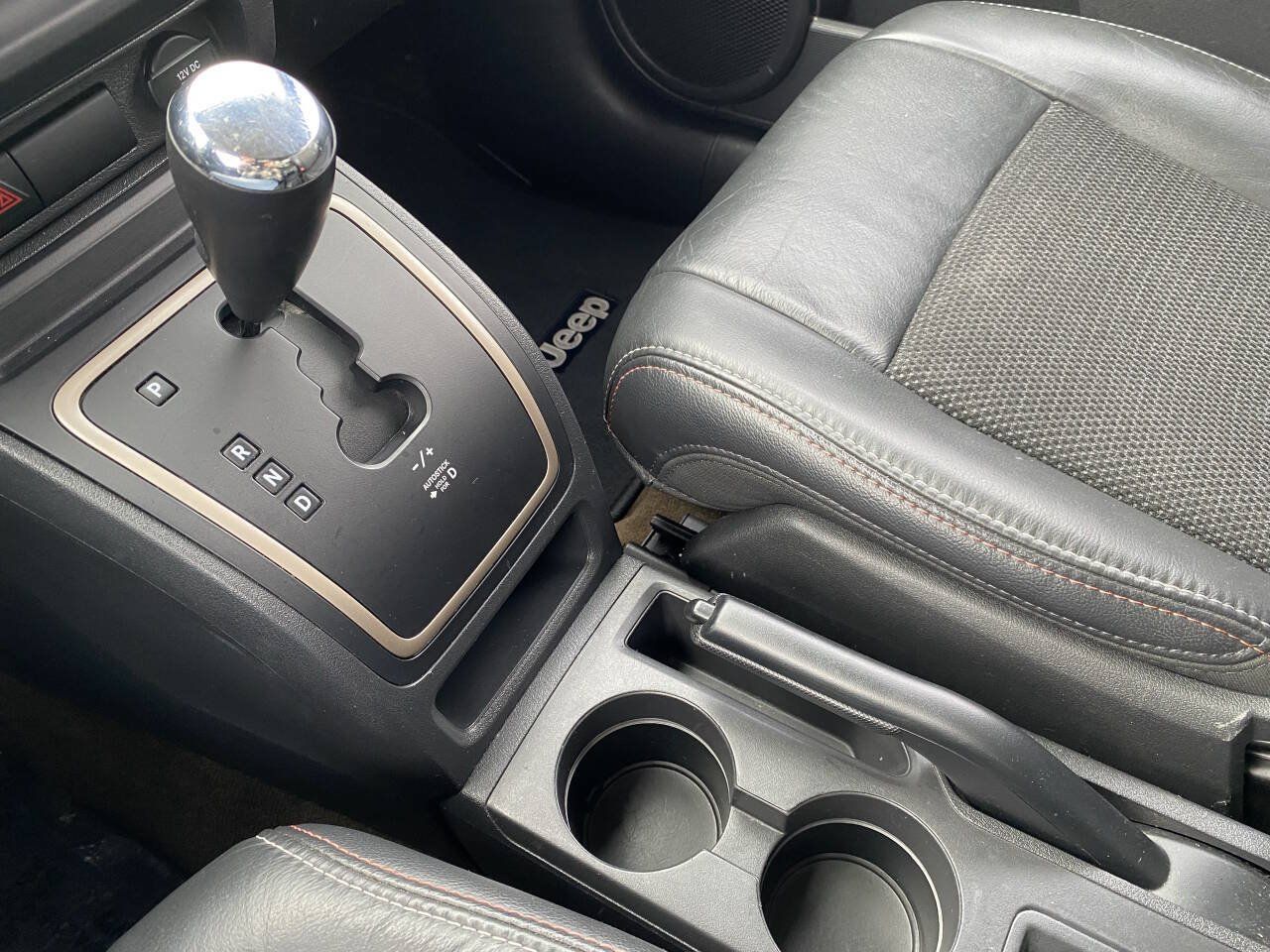 Used 2017 Jeep Compass 75th Anniversary w/ Power Value Group FWD image 30