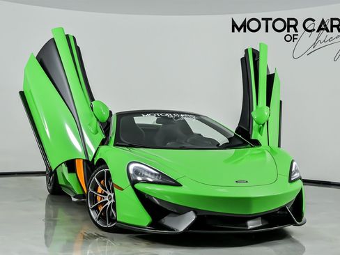 Used 2018 McLaren 570S Spider image 1