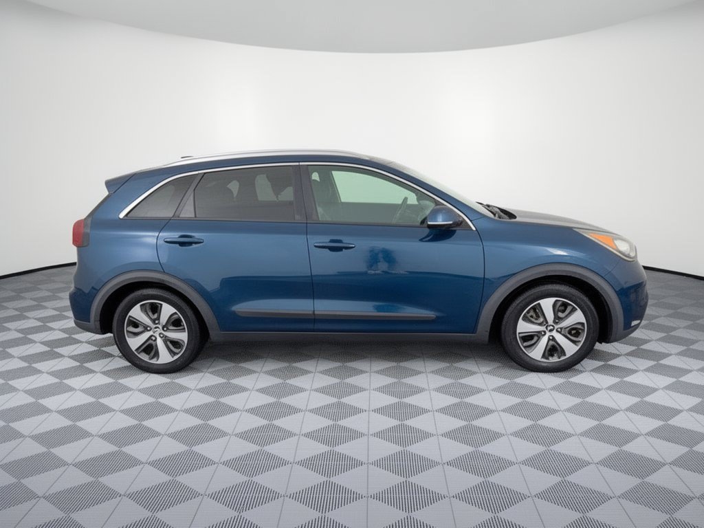 Used 2018 Kia Niro EX FWD image 8