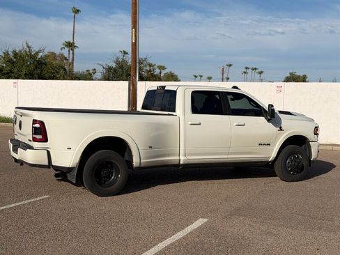 Used 2024 RAM 3500 Limited w/ Night Edition AWD/4WD image 4