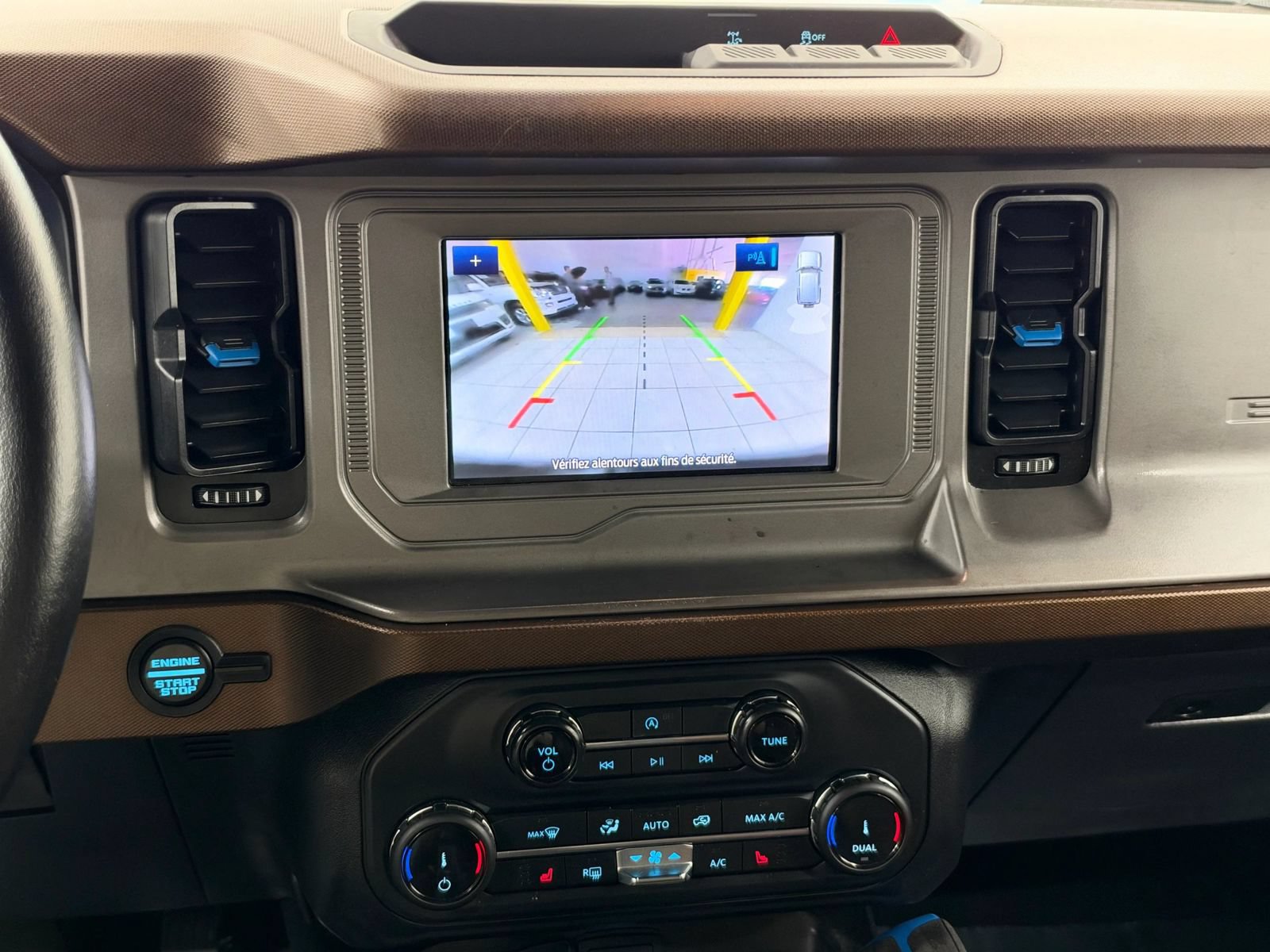 Used 2022 Ford Bronco Outer Banks AWD/4WD image 32