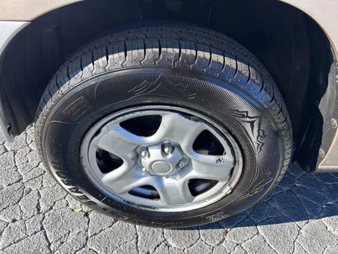 Used 2004 Toyota RAV4 4WD image 26