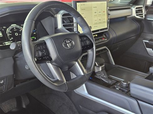 Used 2024 Toyota Sequoia Platinum image 11