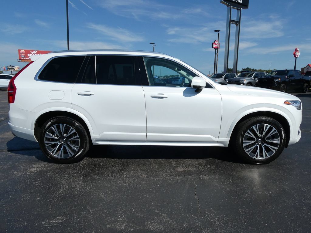Used 2021 Volvo XC90 T5 Momentum w/ Advanced Package AWD/4WD image 4