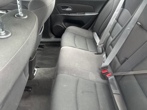Used 2015 Chevrolet Cruze LT image 9