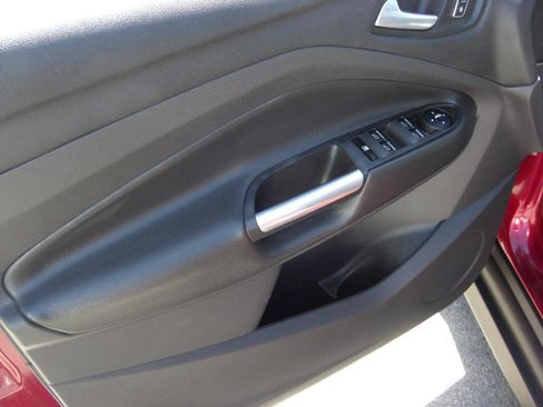 Used 2015 Ford C-MAX SEL image 21