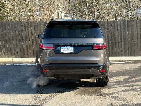 Certified 2025 Land Rover Discovery Dynamic SE image 3