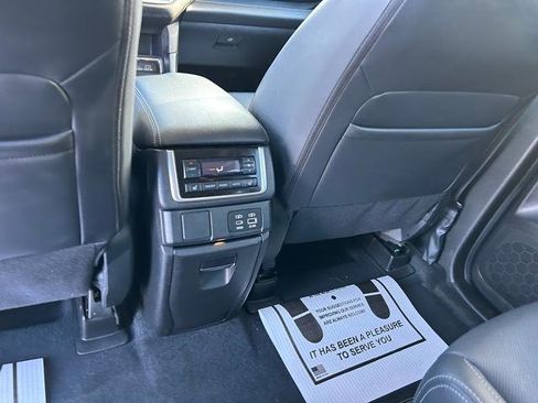 Used 2024 Subaru Ascent Limited image 15