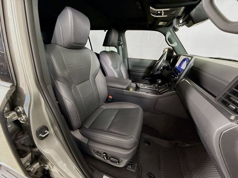 Certified 2024 Lexus GX 550 w/ Accessory Package (Z1) AWD/4WD image 30