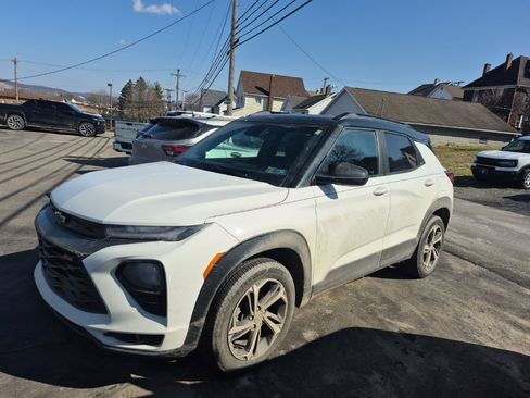 Used 2022 Chevrolet TrailBlazer RS w/ Sun and Liftgate Package image 4