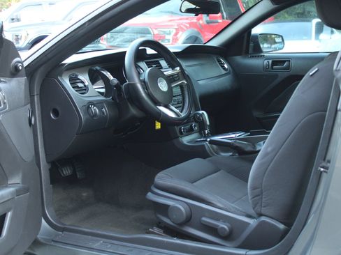 Used 2014 Ford Mustang Coupe RWD image 8