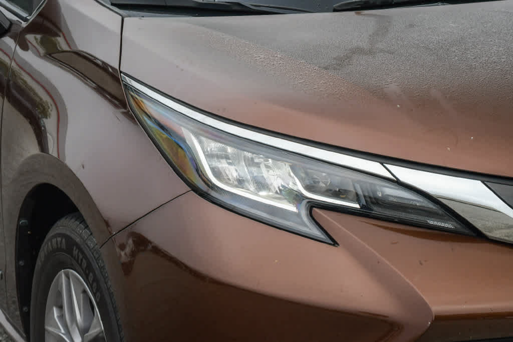Used 2021 Toyota Sienna XLE FWD image 4