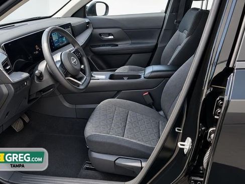 Used 2025 Nissan Kicks SV FWD image 8