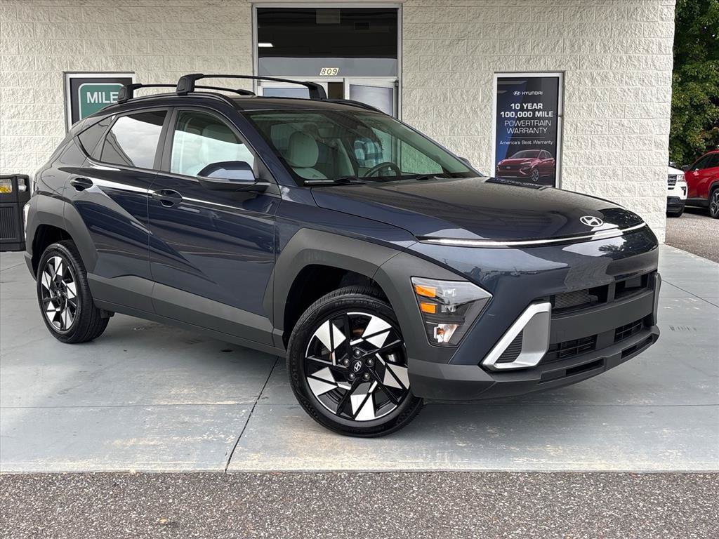 Used 2025 Hyundai Kona SEL AWD/4WD image 1