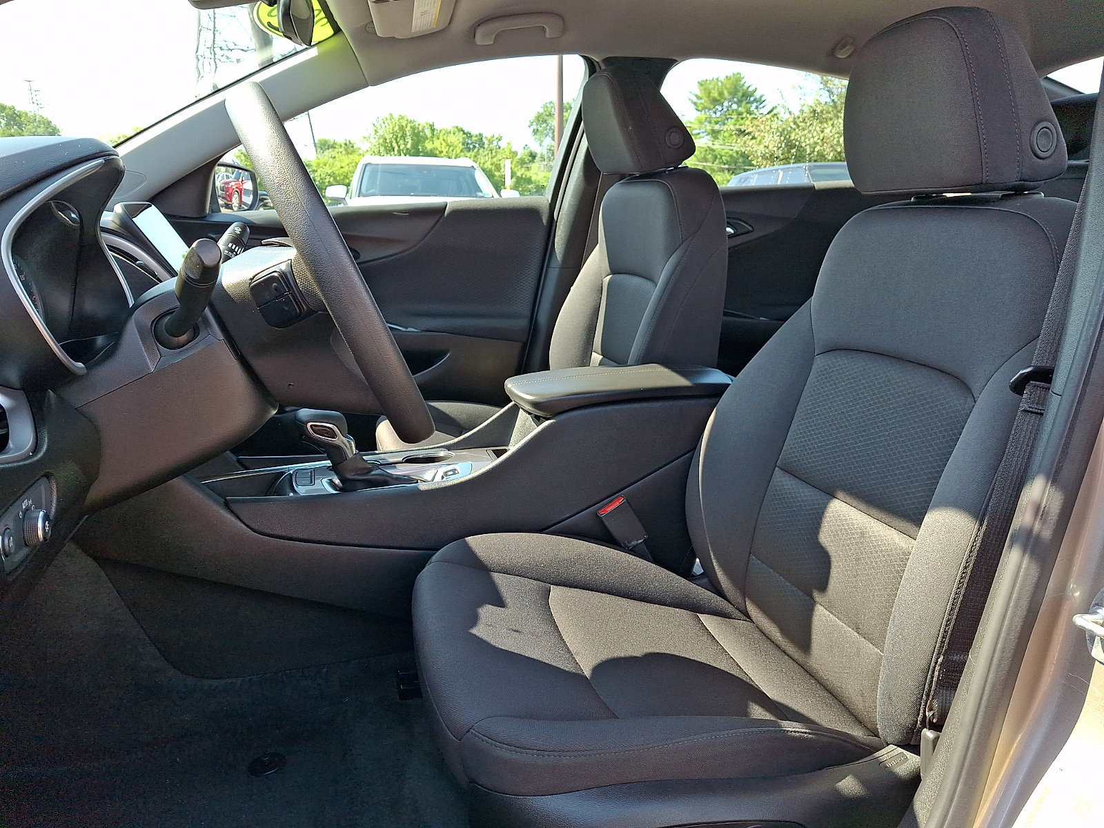 Used 2025 Chevrolet Malibu LT FWD image 13