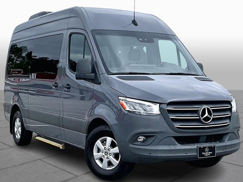Used 2022 Mercedes-Benz Sprinter 2500 image 3