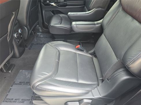 Used 2021 Ford Explorer Platinum w/ Equipment Group 601A AWD/4WD image 16
