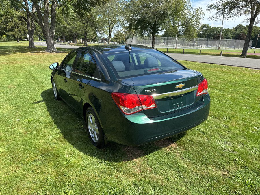 Used 2015 Chevrolet Cruze LT w/ Technology Package FWD image 11