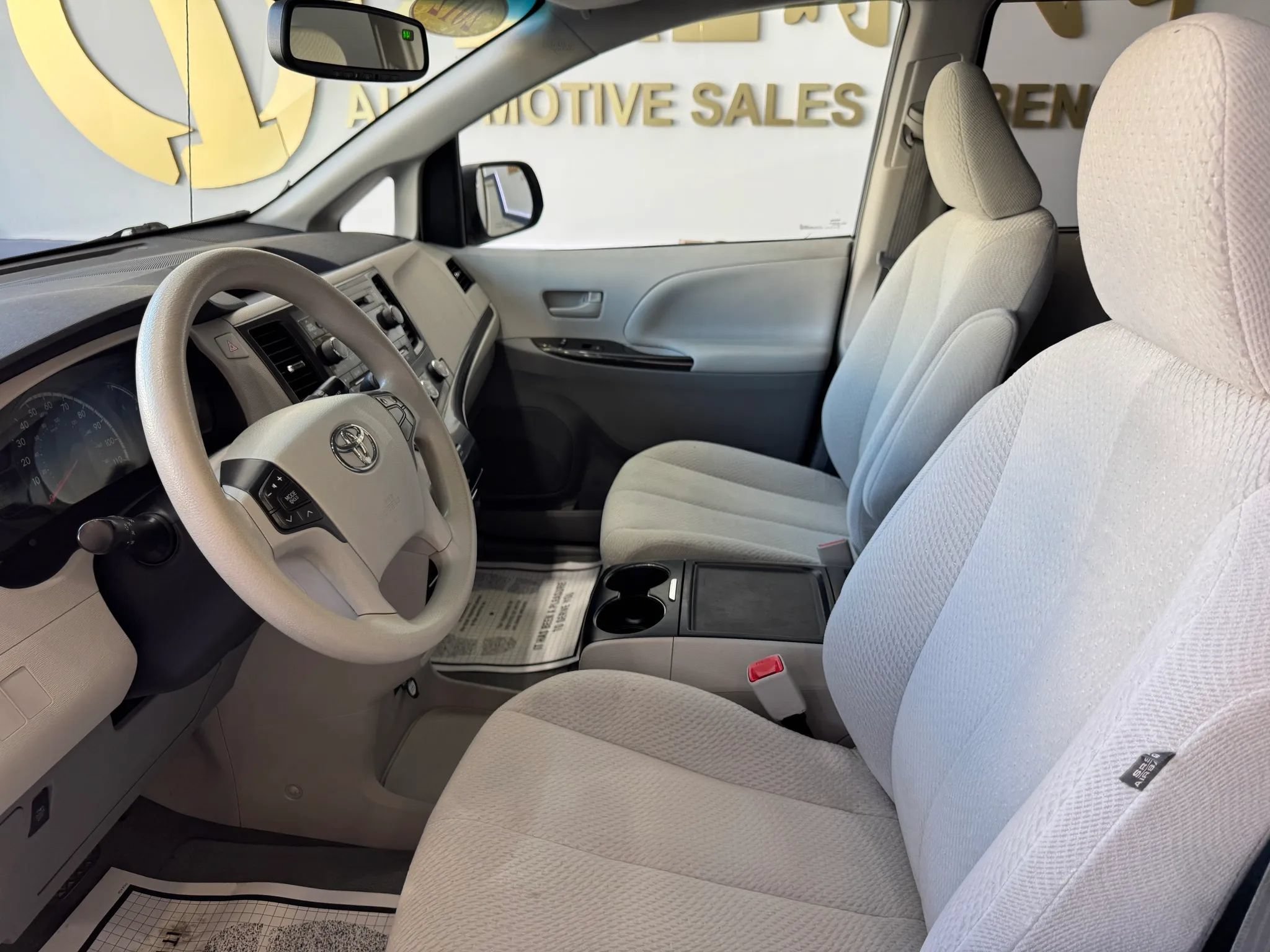 Used 2012 Toyota Sienna LE FWD image 23