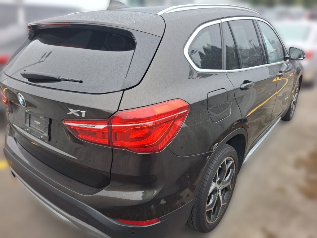 Used 2017 BMW X1 xDrive28i AWD/4WD image 7