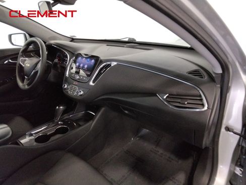 Used 2020 Chevrolet Malibu LT FWD image 37