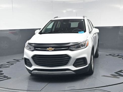 Used 2020 Chevrolet Trax LT w/ LT Convenience Package image 5