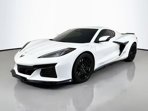 Used 2025 Chevrolet Corvette Z06 RWD image 1