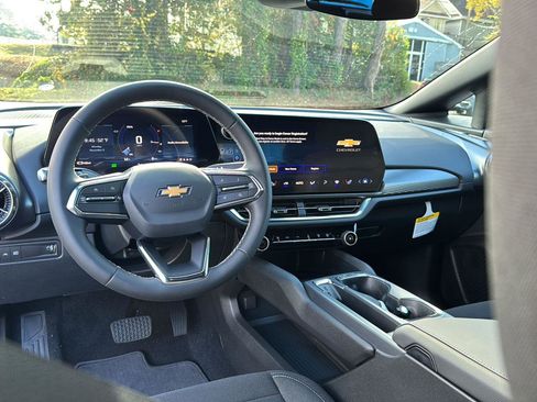 New 2026 Chevrolet Equinox EV LT image 17