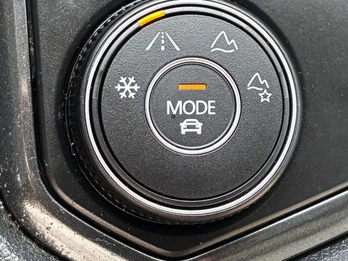 Used 2019 Volkswagen Tiguan SEL AWD/4WD image 29