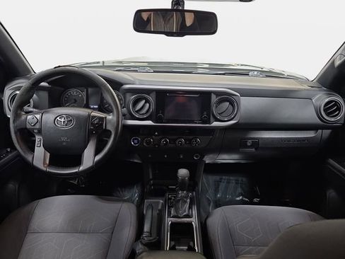 Used 2016 Toyota Tacoma TRD Sport w/ Towing Package AWD/4WD image 10