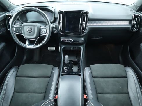 Used 2021 Volvo XC40 T4 R-Design w/ Advanced Package FWD image 7