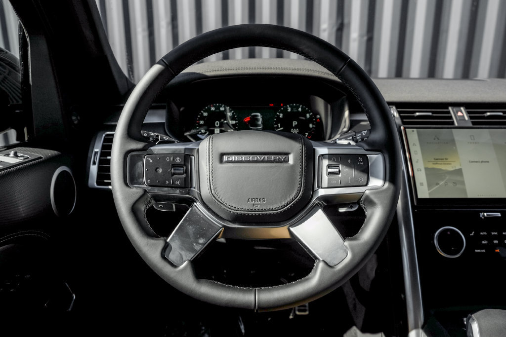 New 2026 Land Rover Discovery Limited Edition AWD/4WD image 18