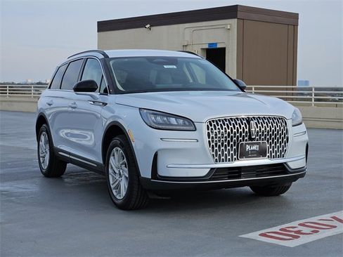 New 2026 Lincoln Corsair Premiere image 3