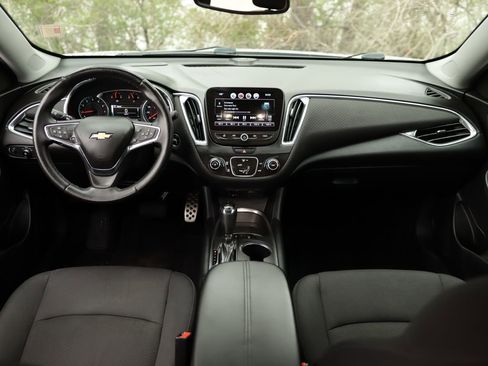 Used 2016 Chevrolet Malibu LT image 18