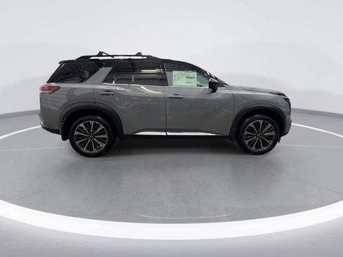 New 2026 Nissan Pathfinder Platinum image 9