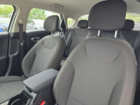 New 2026 Kia K4 FWD image 21