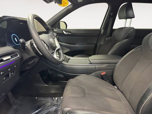 Used 2024 Hyundai Palisade Calligraphy image 8