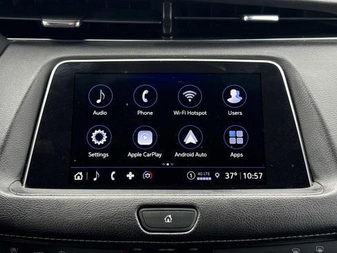 Used 2023 Cadillac XT4 Premium Luxury image 9