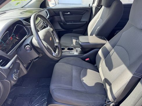 Used 2016 Chevrolet Traverse LT w/ Style and Technology Package image 13