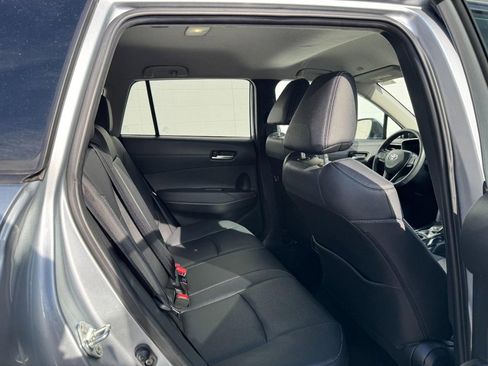 Used 2024 Toyota Corolla Cross XLE image 10