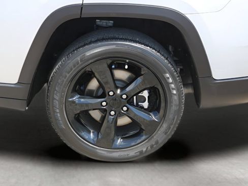 Used 2022 Jeep Grand Cherokee L Laredo AWD/4WD image 9