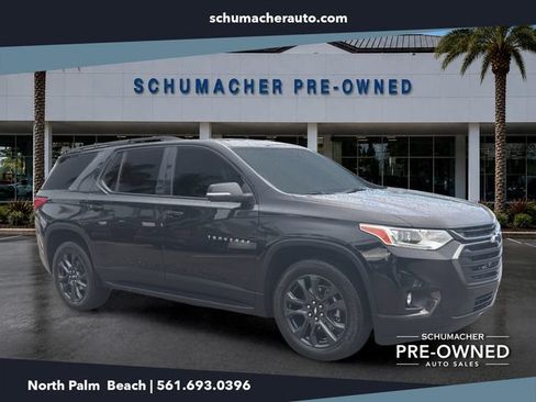 Used 2021 Chevrolet Traverse RS FWD image 1