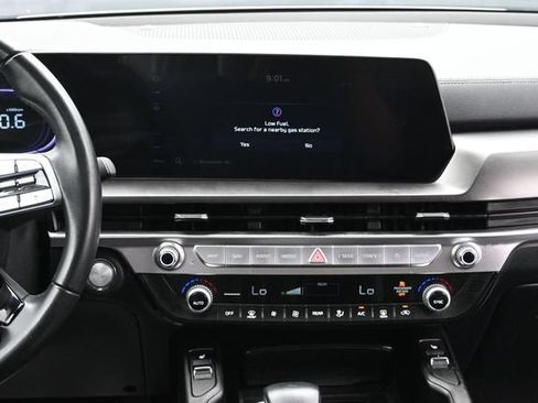Used 2025 Kia Telluride S FWD image 13