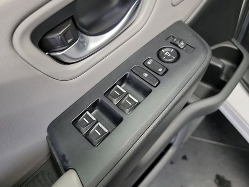 Used 2025 Honda Pilot Touring image 14