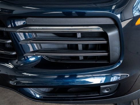 Used 2022 Porsche Cayenne Platinum Edition image 14