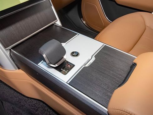 New 2025 Land Rover Range Rover SE image 27