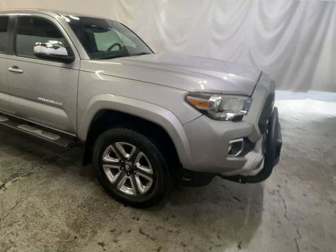 Used 2017 Toyota Tacoma Limited w/ Tow Package image 2