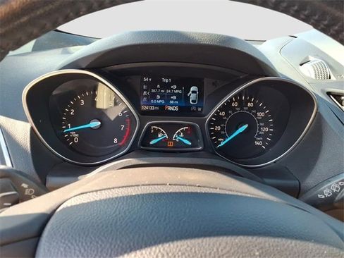 Used 2017 Ford Escape Titanium image 17