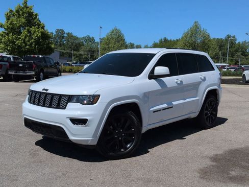 Used 2020 Jeep Grand Cherokee Altitude AWD/4WD image 1