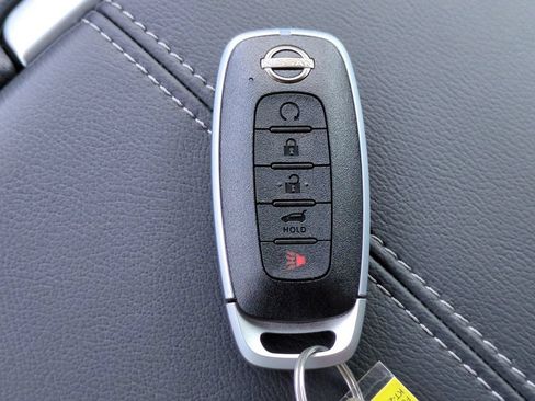 Used 2025 Nissan Murano SL AWD/4WD image 38